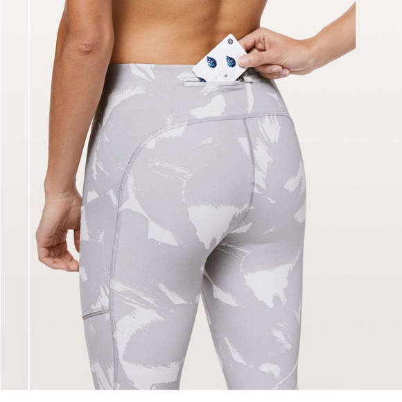 Lululemon Speed Up Tight 28" *Full-On Luxtreme
Flower Pop White Silver Lilac - Picture 4 of 8